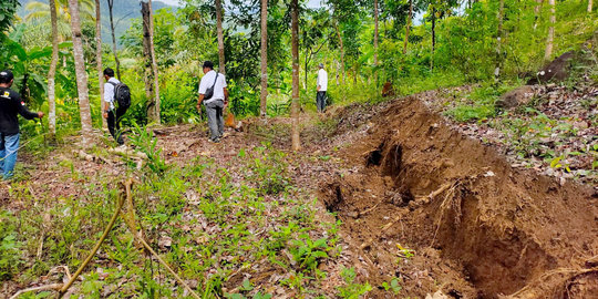 Tanah Bergerak di Cisompet Garut, Puluhan Rumah Terdampak