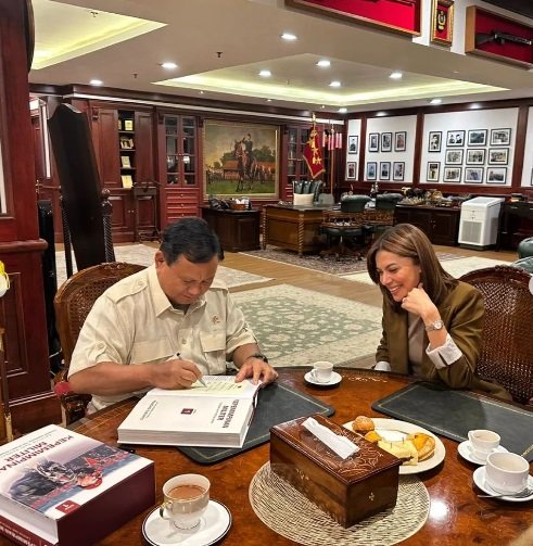 dikenal sebagai tokoh militer prabowo subianto pernah jadi editor majalah di sekolah