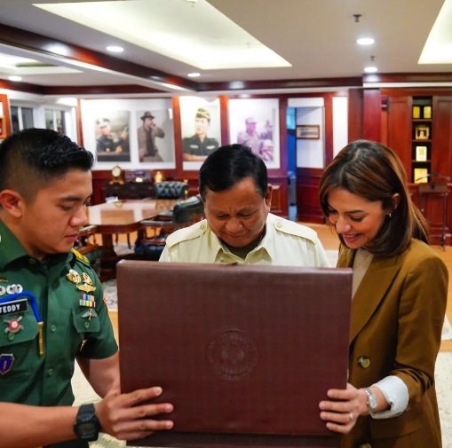 dikenal sebagai tokoh militer prabowo subianto pernah jadi editor majalah di sekolah