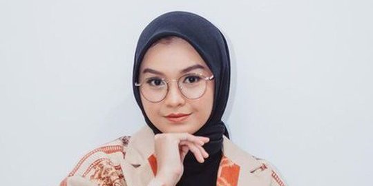 Bikin Juri Joget saat Nyanyi Rungkad, Ini 5 Potret Salma Kontestan Indonesian Idol