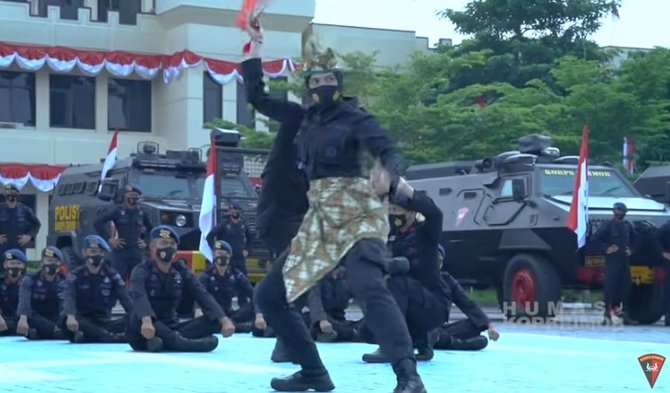 atlet pencak silat brimob