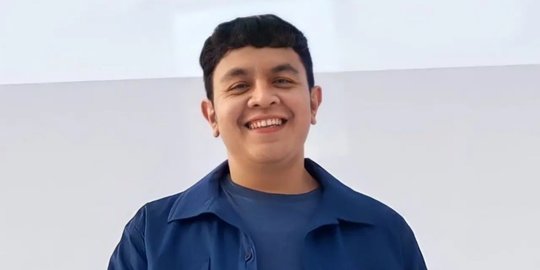Tulus Gelar Konser 'Tulus Tur Manusia 2023' di Jakarta