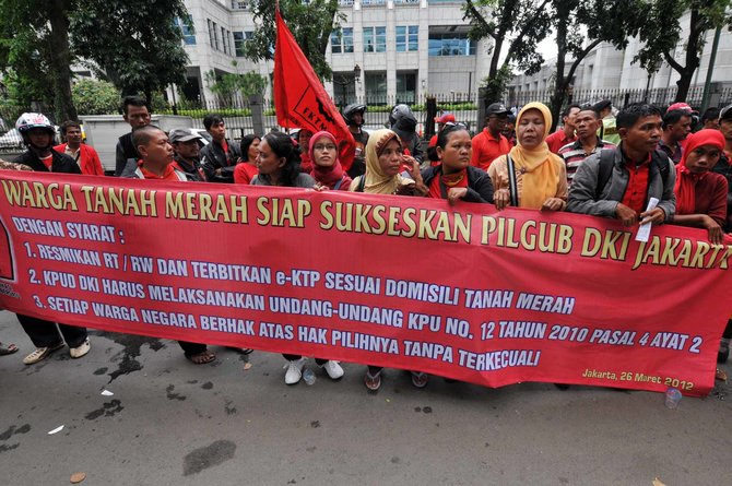 demo warga tanah merah