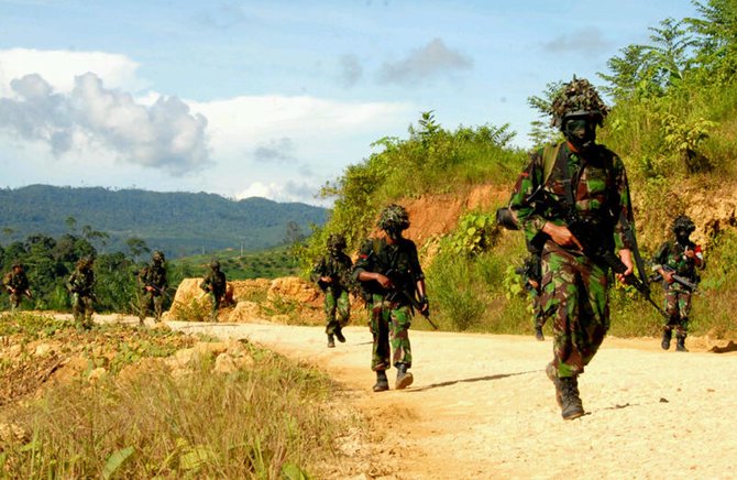 aksi latihan pasukan kostrad