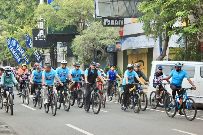 gowes bersama wali kota pasuruan diramaikan ribuan peserta