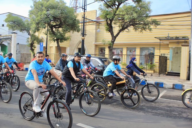 gowes bersama wali kota pasuruan diramaikan ribuan peserta