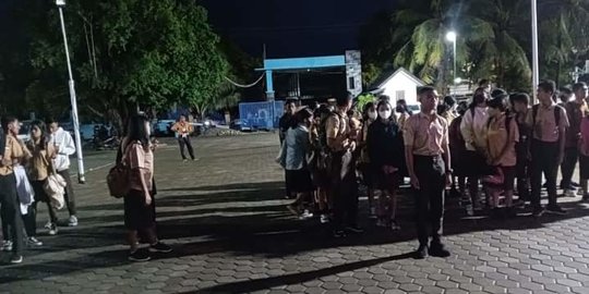 Dukung Sekolah Jam 5 Subuh di Kupang, Polisi Gelar Patroli untuk Kawal Siswa