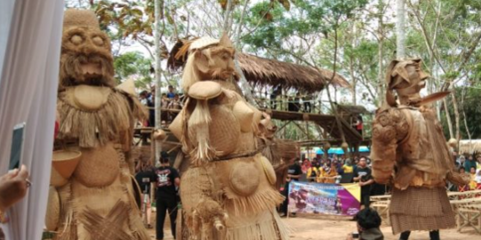 Melihat Uniknya Seni Mabokuy, Simbol Kelestarian Alat Dapur Berbahan Bambu di Ciamis