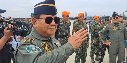 Gagahnya Prabowo Berseragam Pilot & Ikut Terbang Bareng Kasau di Pesawat Tempur