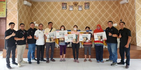 SCM EMTEK Bagikan 1.748 STB TV Digital Gratis di Medan dan Makassar