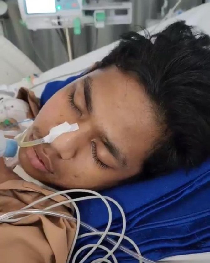 kevin aprilio jenguk david di rumah sakit