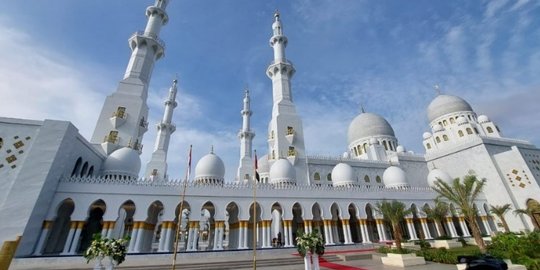 Masjid Raya Sheikh Zayed Solo Makin Ramai Dikunjungi, Personel Pengamanan Ditambah