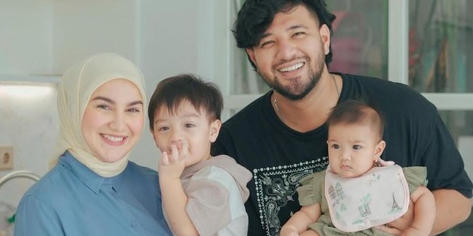 Potret Cantik Baby Ara Disebut Plek Ketiplek Ammar Zoni, saat Berhijab Curi Perhatian