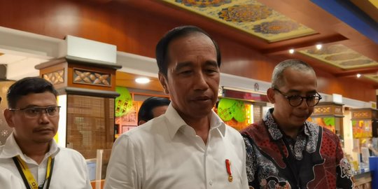 Jokowi Keliling Pasar Mendenrejo Blora: Berada di Pelosok, Harga Masih Kondisi Baik