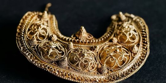 Sejarawan Belanda Temukan Harta Karun Berusia 1000 Tahun dari Zaman Pertengahan