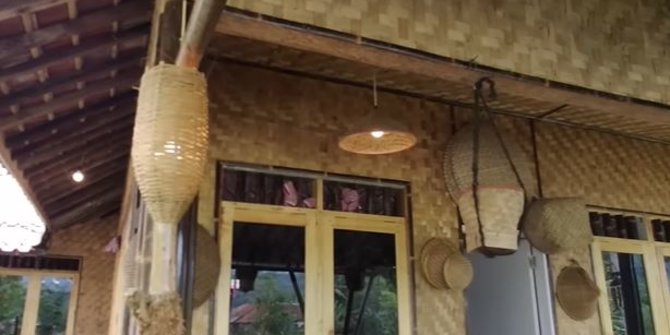 Unik, Potret Rumah Terbuat dari Bambu Bikin Suasana Jadi Sejuk