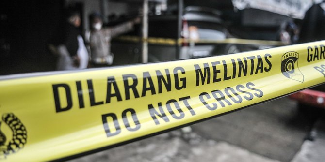 Pria Bermotor Acungkan Parang di Polsek Cipayung, Ancam Petugas & Rusak Mobil Patroli