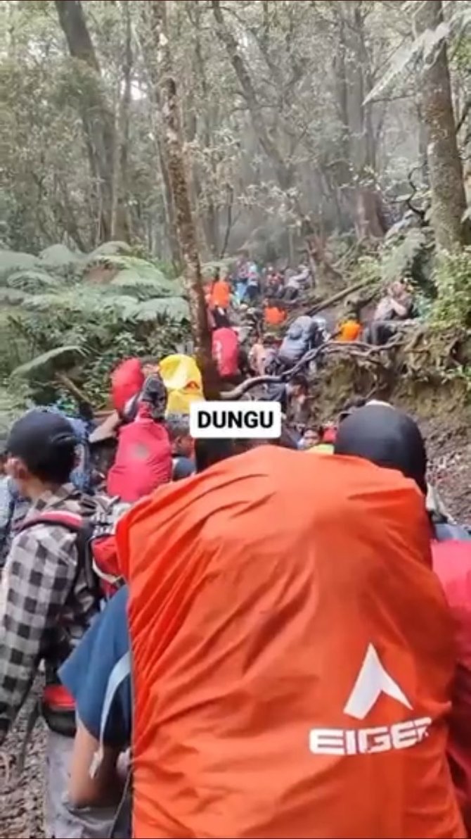 bikin miris begini kondisi gunung gede pangrango yang penuh sampah