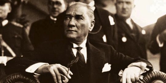 12 Maret 1881: Kelahiran Mustafa Kemal Ataturk, Presiden Pertama Republik Turki