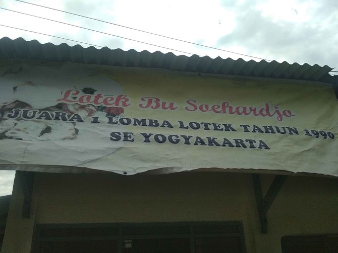 lotek bu soehardjo peraih juara 1 lomba lotek se yogyakarta