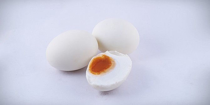 ilustrasi telur asin