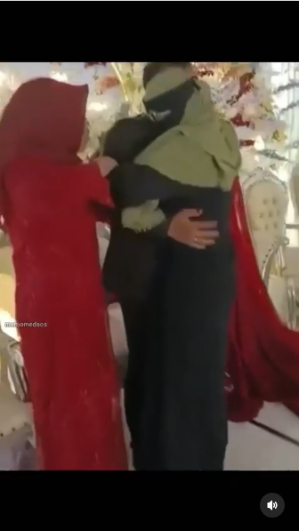 pengantin wanita panik ada 039cewek039 bercadar peluk suami di pelaminan