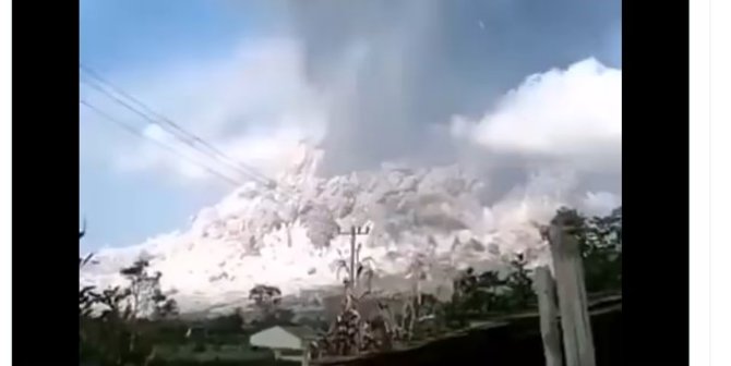 CEK FAKTA: Tidak Benar Ini Video Dahsyatnya Letusan Gunung Merapi