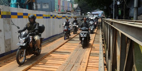 Pasca Longsor, Jalan Raya Bogor-Sukabumi di Cikereteg Tersambung Jembatan Darurat