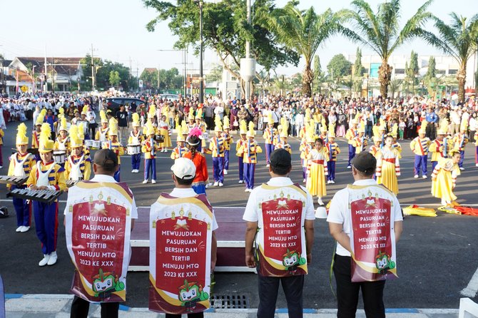 ribuan pelajar sd pawai keliling kota kampanyekan pasuruan kota resik amp tertib