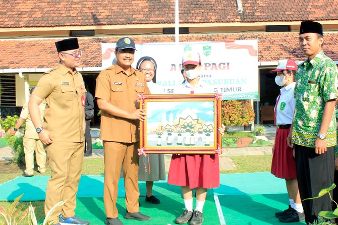 gus ipul kunjungi sekolah sang timur kota pasuruan