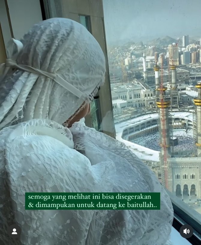 berada di tanah suci intip momen jenita janet yang tengah umrah bareng keluarga