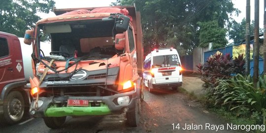 2 Truk Sampah Pemprov DKI Kecelakaan, Sopir Luka-Luka