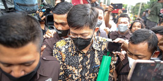 Pejabat Pajak Wahono Saputro Bungkam Usai 7 Jam Diperiksa KPK