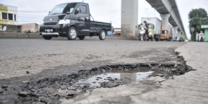 Pemprov DKI Anggarkan Rp300 Miliar untuk Perbaikan Jalan Jelang KTT Asean