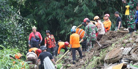 Ini Tantangan Tim SAR Sulit Evakuasi Empat Korban Longsor di Bogor