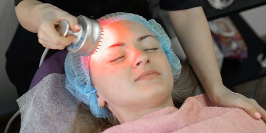 6 Manfaat Microneedling untuk Perawatan Wajah, Pahami Efek Sampingnya
