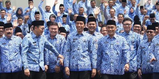 Menghitung Besaran THR dan Gaji ke-13 Diterima PNS di 2023