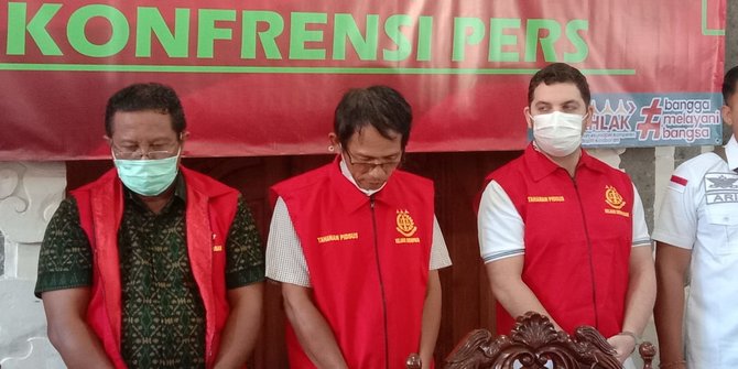 Urus Pembuatan KTP WNA, Kadus dan Pegawai Honorer di Bali Dipecat