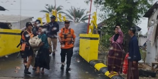 Perahu Nelayan Terbalik di Perairan Muaragembong Bekasi, 1 Orang Meninggal