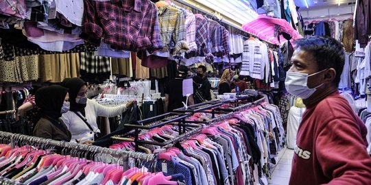 Ternyata, Beli Baju Bekas Bisa Menjaga Lingkungan dari Perubahan Iklim