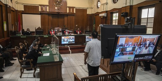 Bikin Keluarga Korban Terkoyak, Ini Hasil Sidang Vonis 5 Terdakwa Tragedi Kanjuruhan