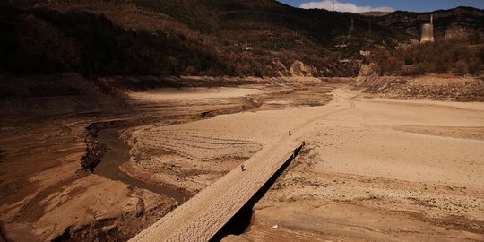 Potret Kekeringan Ekstrem Waduk Spanyol, Desa Puluhan Tahun Tenggelam Kembali Muncul