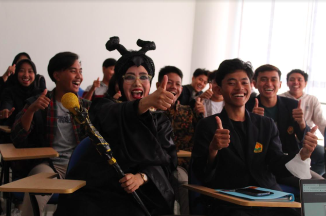 dosen unej cosplay maleficient