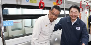 Pj Gubernur DKI Ajak Menteri Transportasi Korsel Jajal LRT Jakarta