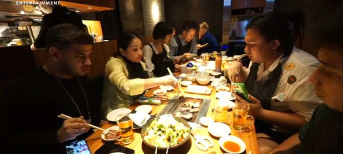 5 momen nagita slavina ajak keanu dan fadil makan di restoran jepang harga dagingnya bikin melongo