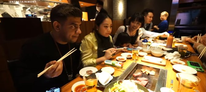 5 momen nagita slavina ajak keanu dan fadil makan di restoran jepang harga dagingnya bikin melongo