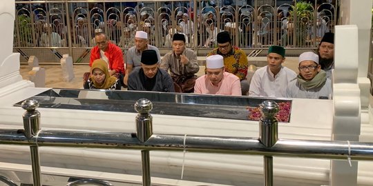 Jelang Ramadan, Ganjar Keliling Ziarah ke Makam Wali Songo