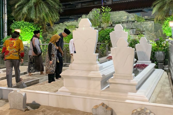 ganjar keliling ziarah ke makam walisongo