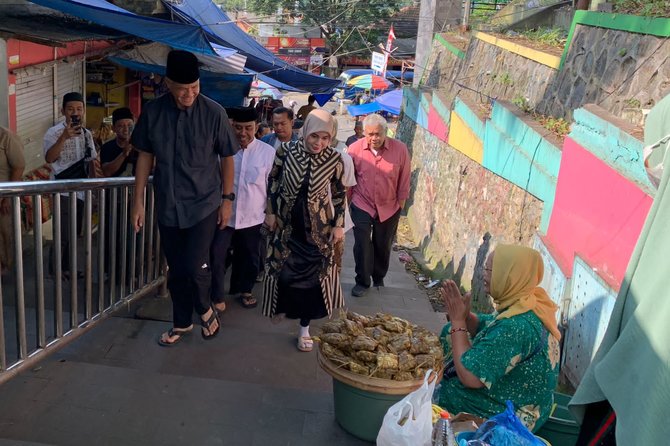 Ziarah Ke Makam Sunan Giri Ganjar Beliau Ulama Sekaligus Seniman