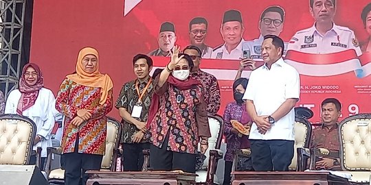 Didampingi Khofifah, Megawati Hadiri Acara Kades di GBK